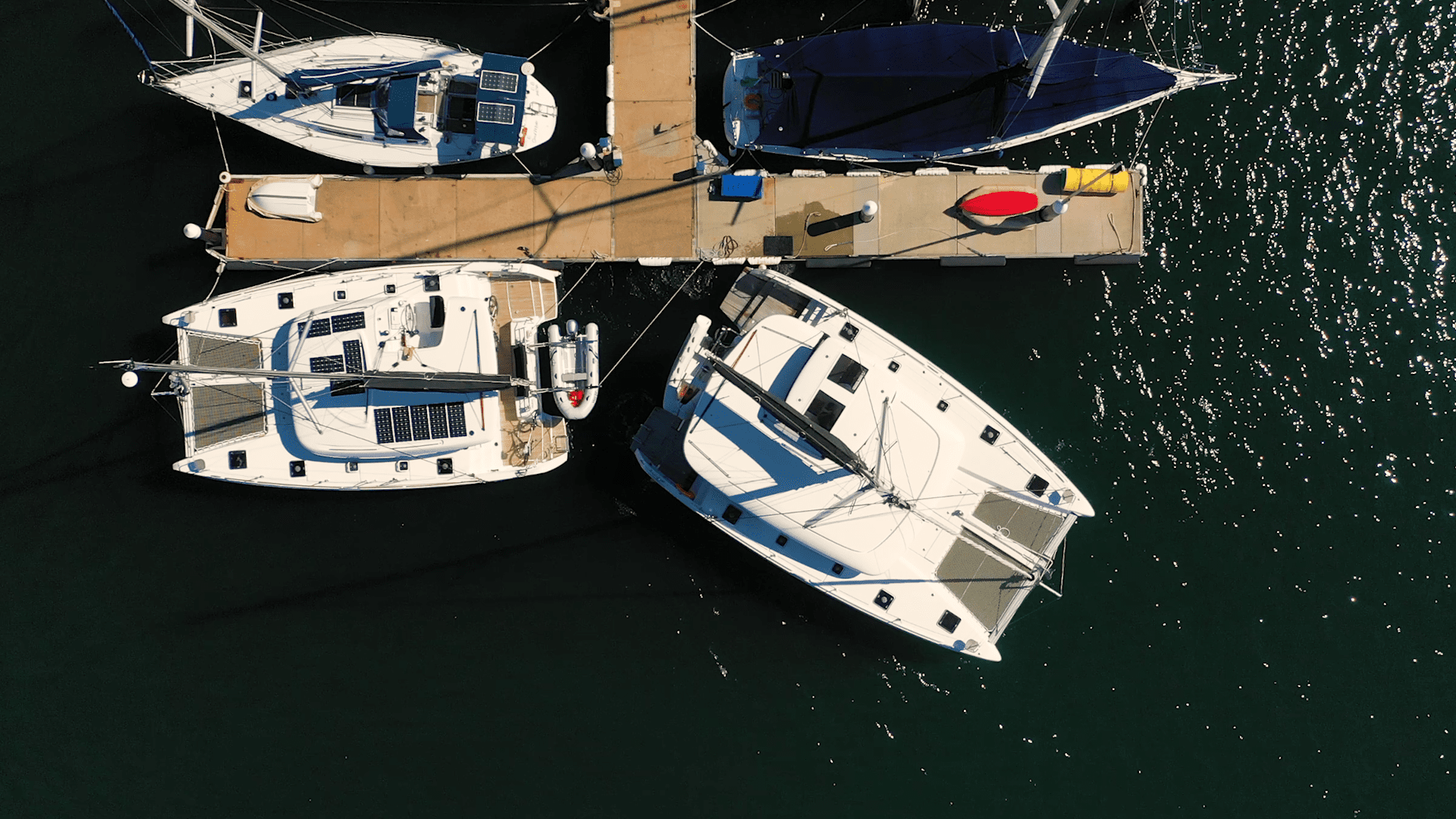 How to Leave a Dock and Manoeuvre Around a Marina