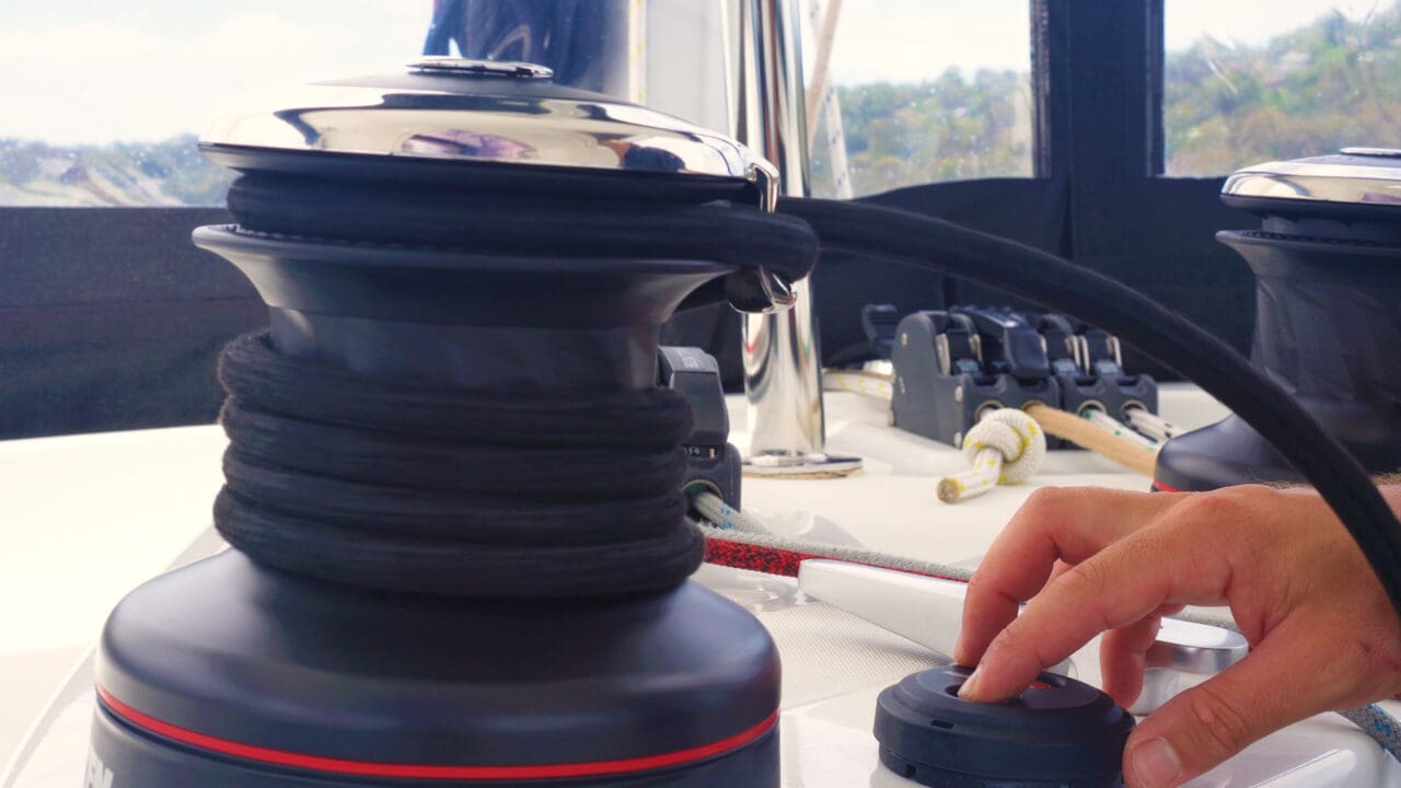 How to Hoist the Mainsail Inspire and Learn TMG Yachts (The