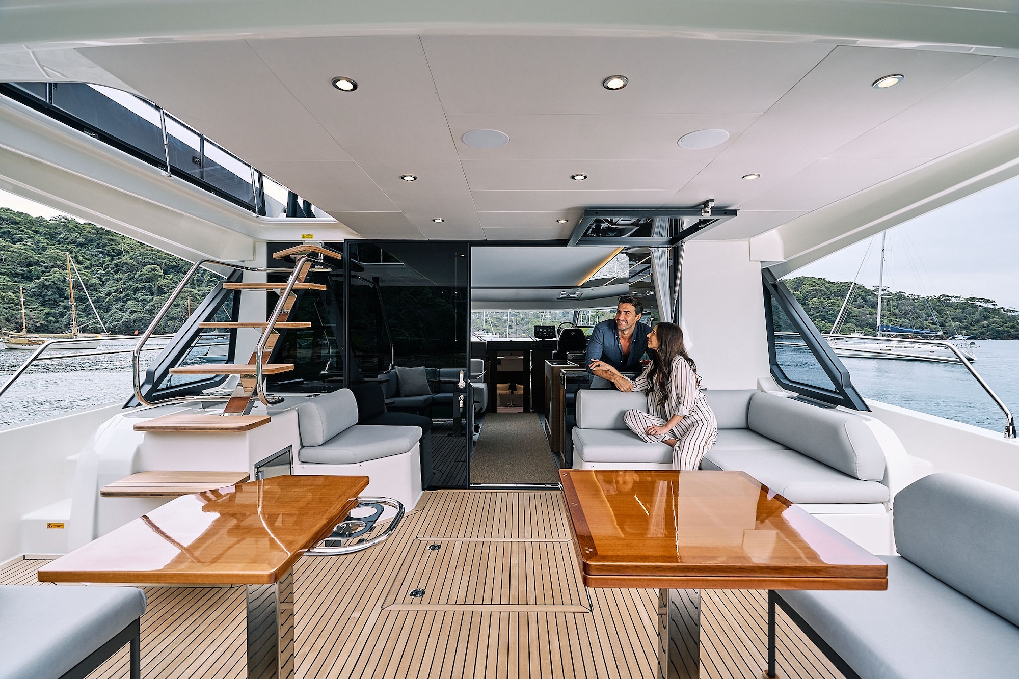 PRESTIGE_48332 Axopar 28 T-Top
