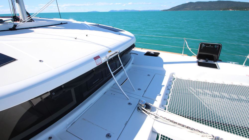 Lagoon 40.4G Front Deck
