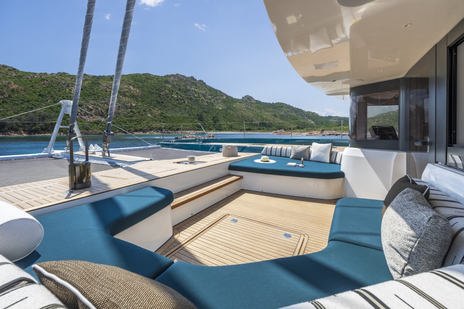 Lagoon 82