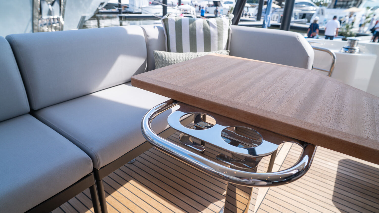 PRESTIGE M48 for sale australia cockpit table