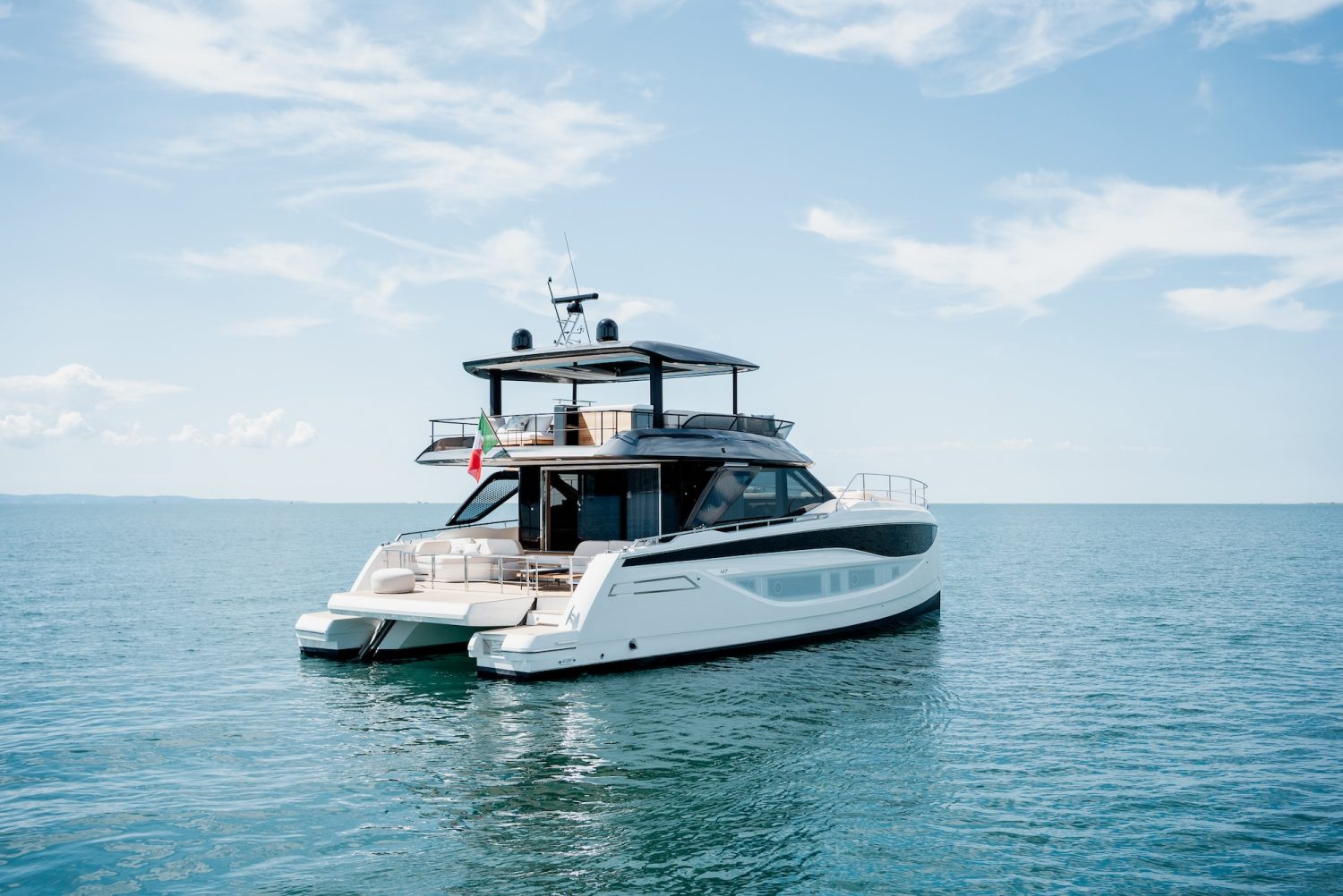 PRESTIGE M7 exterior shot